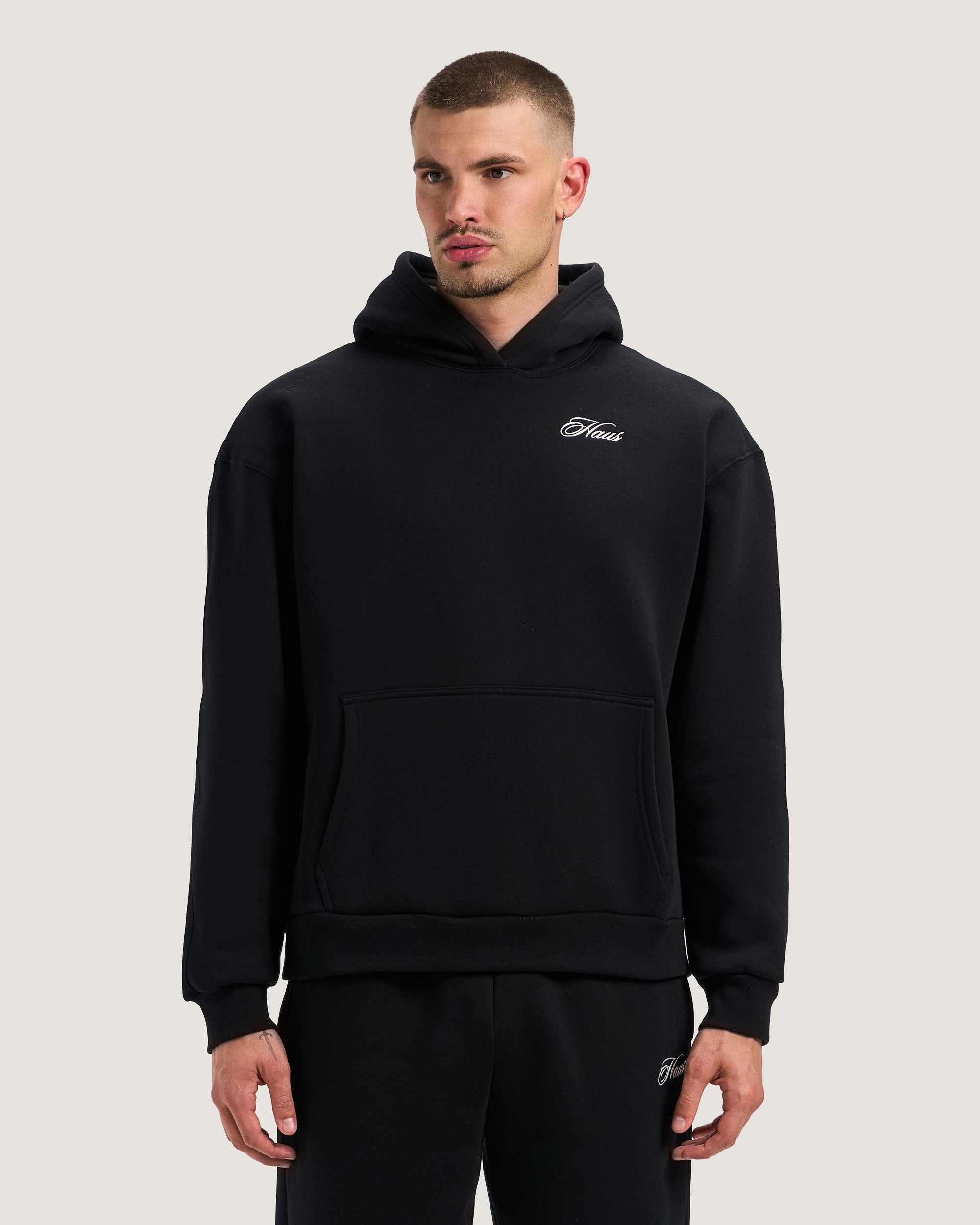 #color_black #model_A