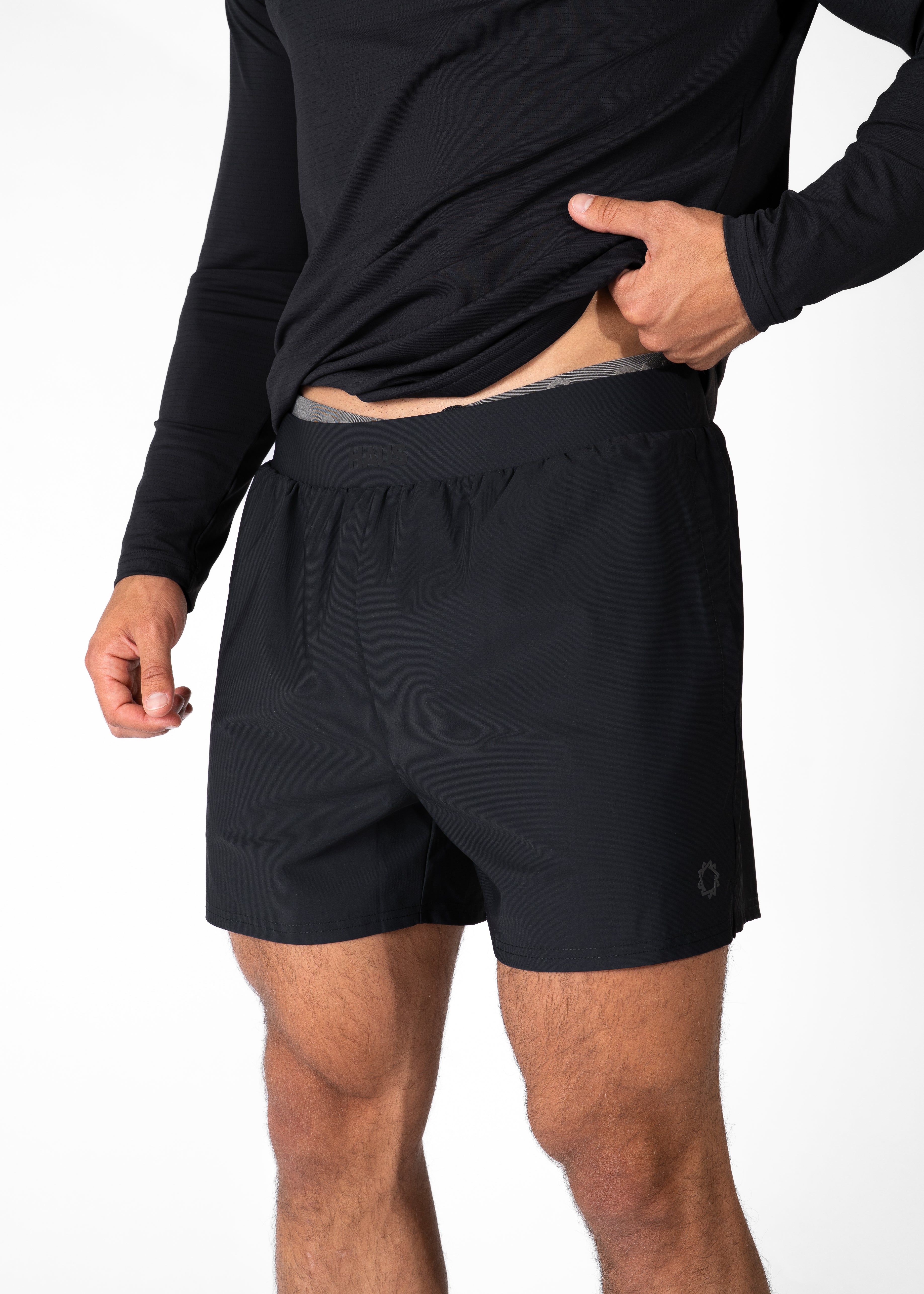 CLUBHAUS Center Press Easy Shorts
