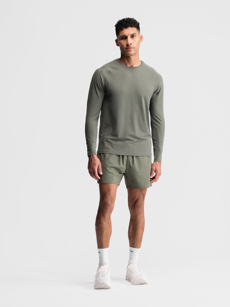 Everyday Essential Short 5"
